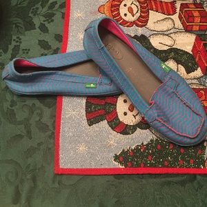 🍬Sanuk🍬🍬size8🍬🍬blue & pink 🍬